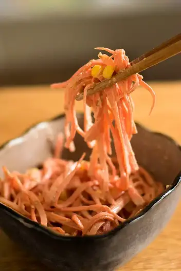 Bunito salad with Korean carrots